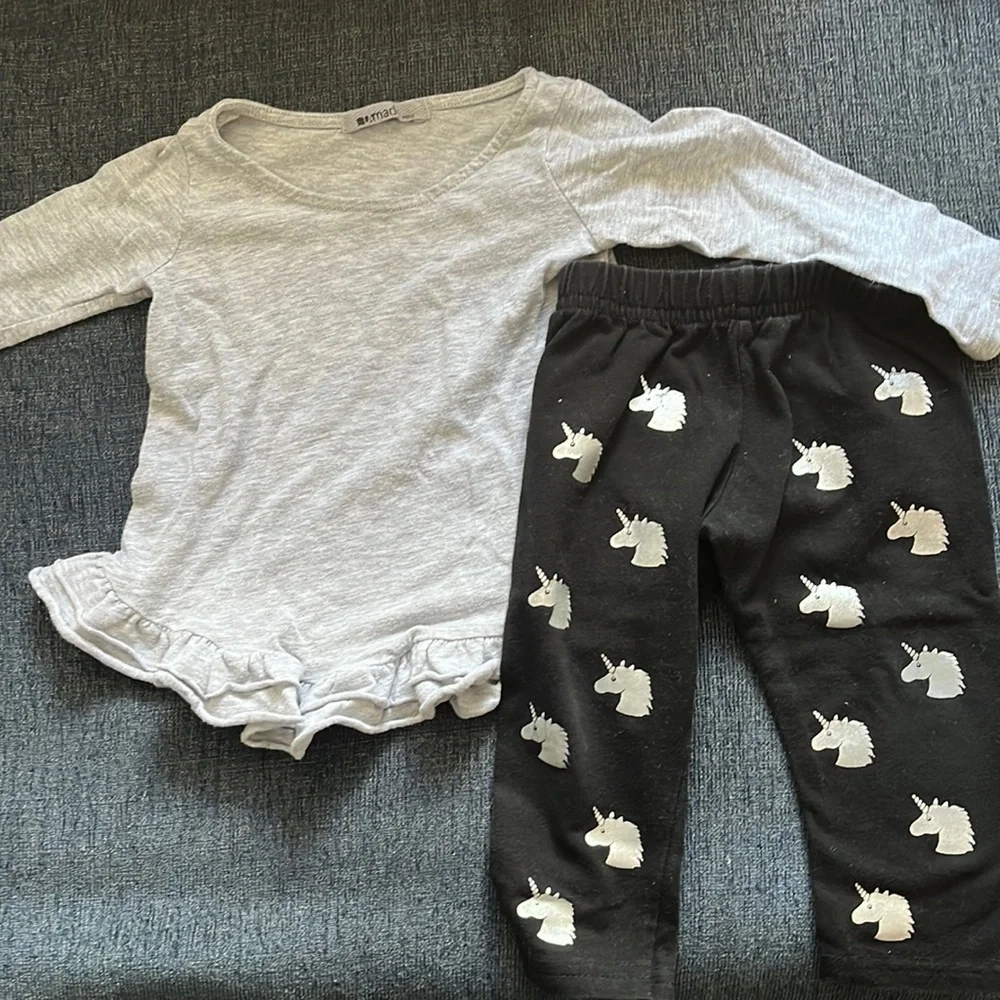 Dennys unicorn outfit
